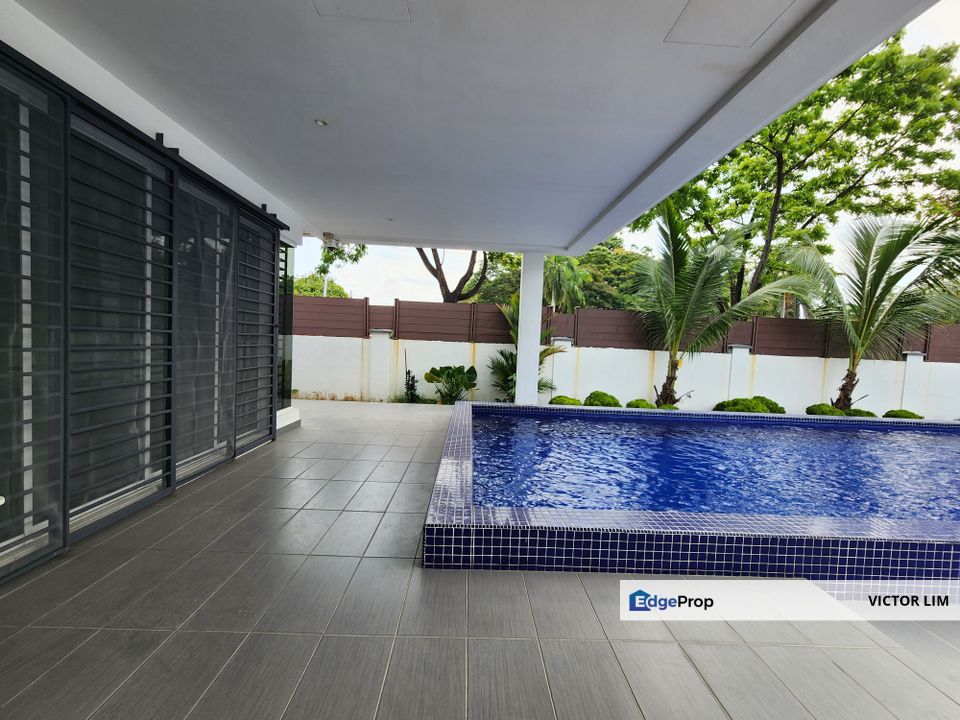 Usj 1 Grandville 2sty renovated bungalow with swimming pool gated guarded, Selangor, USJ