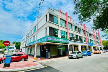 Prime 3-Storey Corner Shoplot @ Siera Park, Ara Damansara (Petaling Jaya) Facing Main Road | Freehold | Fully Tenanted