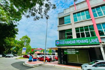Prime 3-Storey Corner Shoplot @ Siera Park, Ara Damansara (Petaling Jaya) Facing Main Road | Freehold | Fully Tenanted
