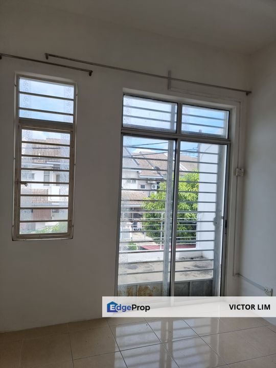 Townhouse Upper unit at Taman Tasik Puchong Town Villa, Selangor, Puchong