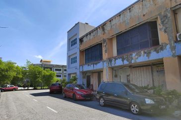 Jalan Pasir Puteh, Station 18