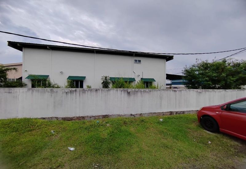 Cornerunit light industry factory for rent in Bercham 