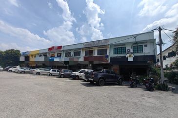 Jalan Off Bharu , Taman Hoover Double Storey Shoplot for sale