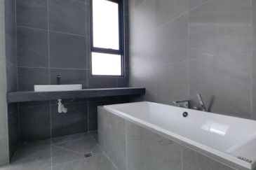 JALAN THOMPSON/JALAN TUN DR ISMAIL