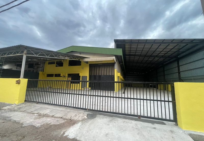 Ipoh Warehouse Factory for rent in Kawasan Perindustrian Sri Rapat 