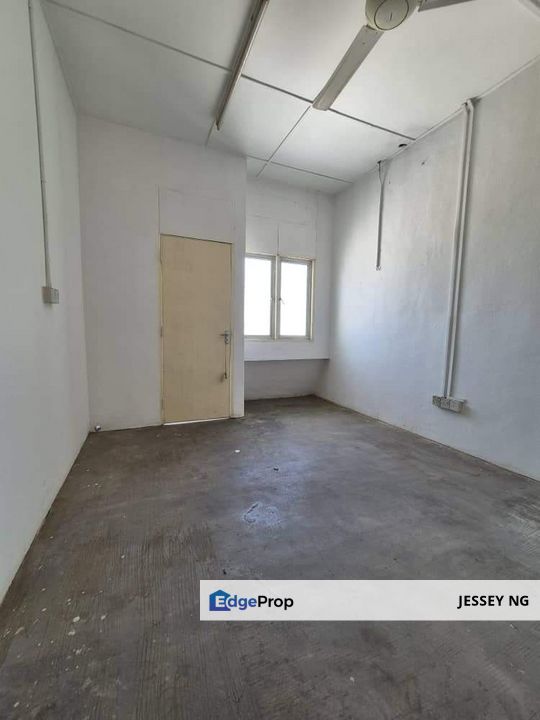 Good location 2 Storey shoplot for sale in Bandar Baru Parit Buntar Perak , Perak, Parit