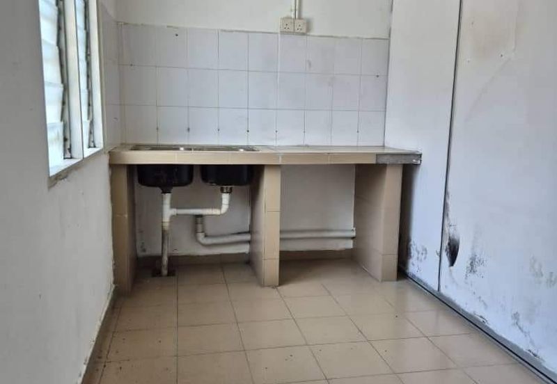 Good location 2 Storey shoplot for sale in Bandar Baru Parit Buntar Perak 