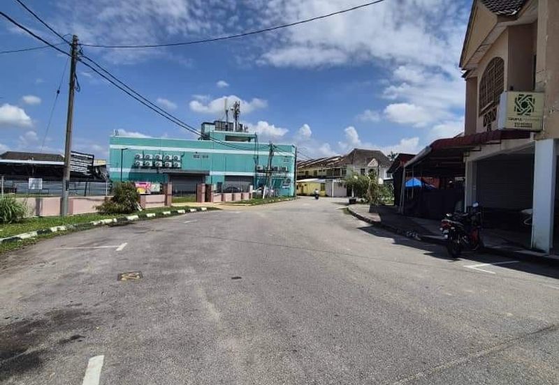 Good location 2 Storey shoplot for sale in Bandar Baru Parit Buntar Perak 