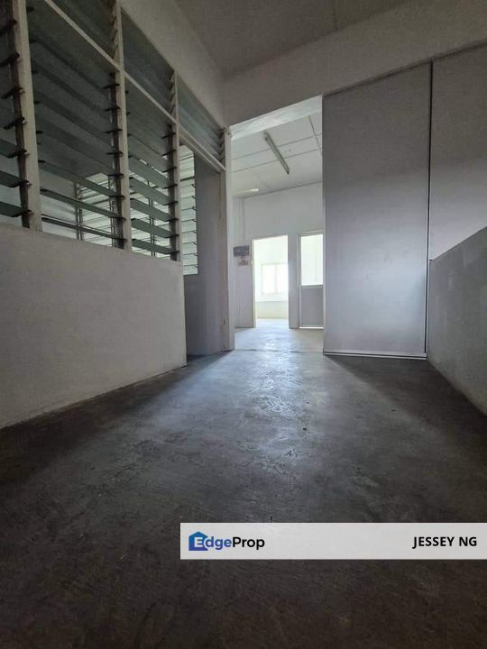 Good location 2 Storey shoplot for sale in Bandar Baru Parit Buntar Perak , Perak, Parit