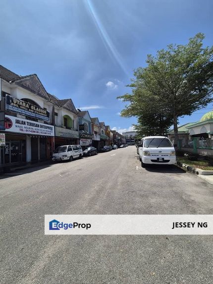 Good location 2 Storey shoplot for sale in Bandar Baru Parit Buntar Perak , Perak, Parit