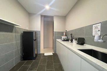 THE COVE HILLSIDE RESIDENCE