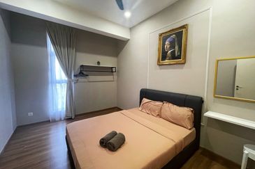 THE COVE HILLSIDE RESIDENCE