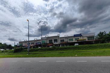 2 units double storey shoplot facing main road at Jalan Hala Merah  heading to Menglembu