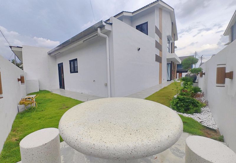 Lahat Sentosa Hill 2 Sty Intermediate Corner House for Sale 