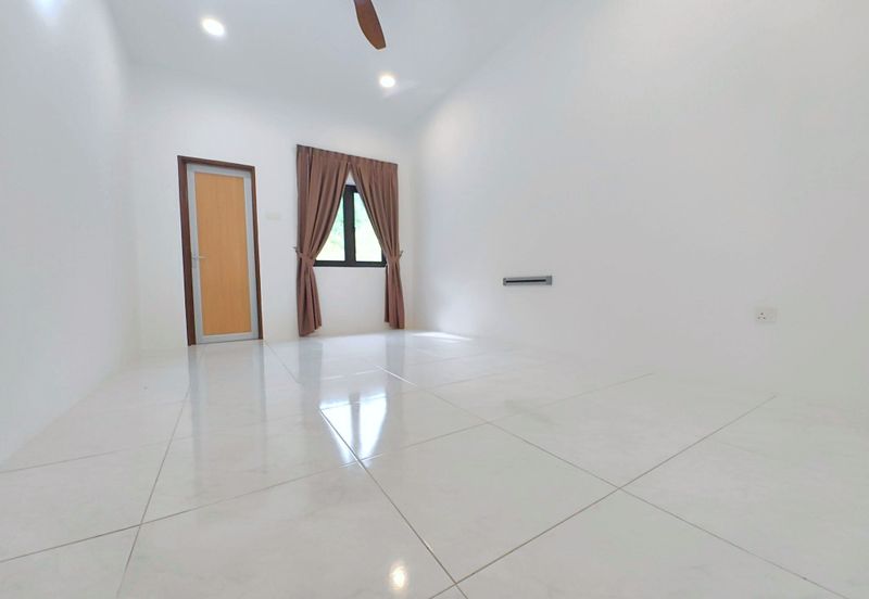 Lahat Sentosa Hill 2 Sty Intermediate Corner House for Sale 