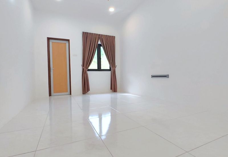 Lahat Sentosa Hill 2 Sty Intermediate Corner House for Sale 