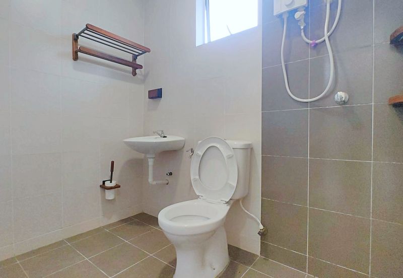 Lahat Sentosa Hill 2 Sty Intermediate Corner House for Sale 