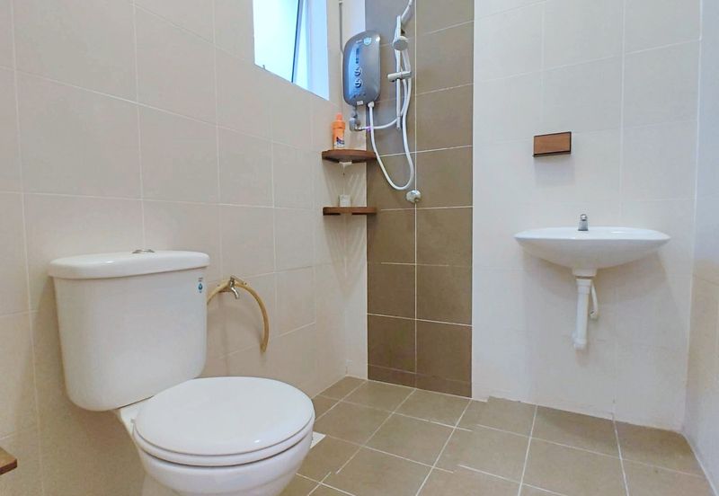 Lahat Sentosa Hill 2 Sty Intermediate Corner House for Sale 