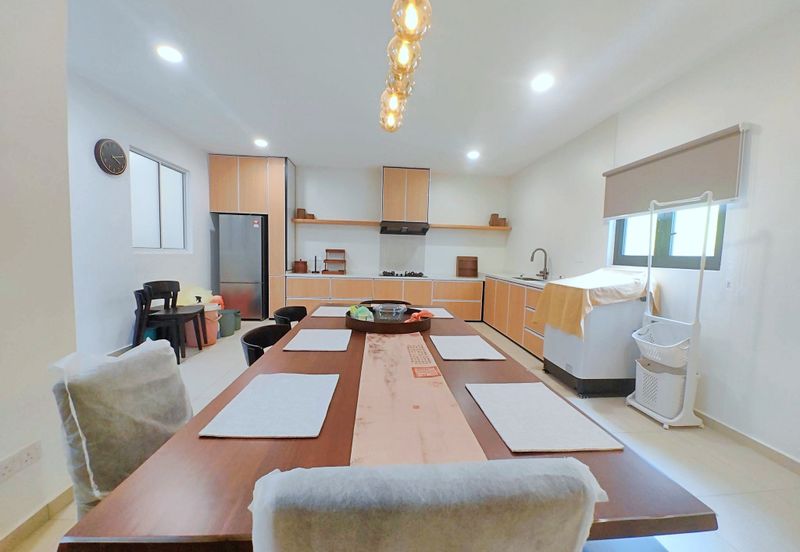 Lahat Sentosa Hill 2 Sty Intermediate Corner House for Sale 