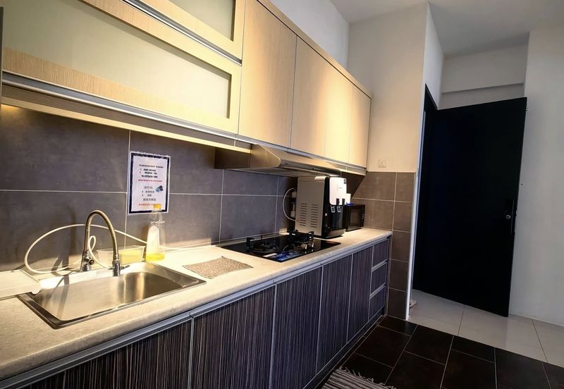 THE COVE HILLSIDE RESIDENCE