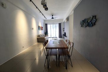 THE COVE HILLSIDE RESIDENCE