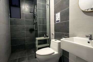 THE COVE HILLSIDE RESIDENCE