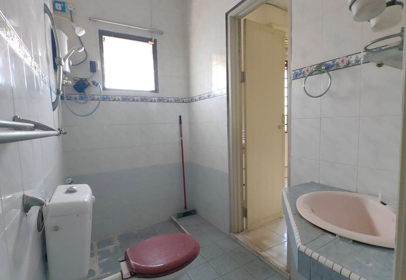 Taman Bercham Utama 2 Sty Corner House 