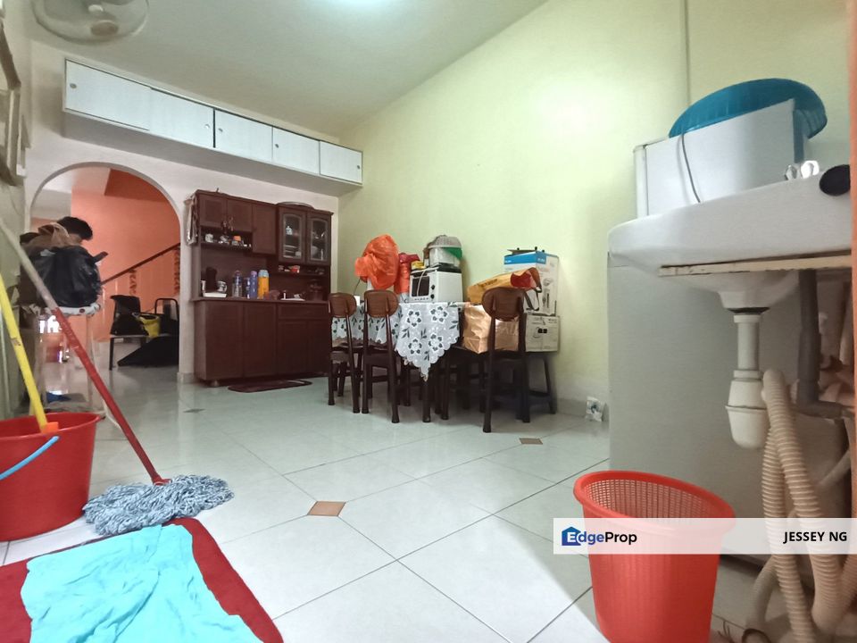 Medan Pengkalan Megan - 5 mins to Station 18 2 sty house for SALE, Perak, Kinta