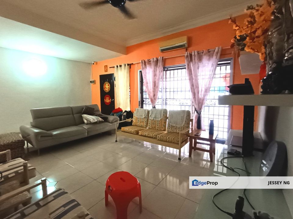 Medan Pengkalan Megan - 5 mins to Station 18 2 sty house for SALE, Perak, Kinta