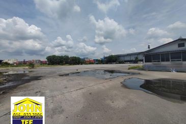 West Port, Pulau Indah