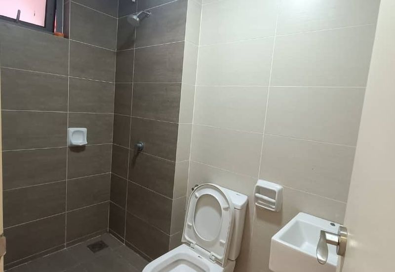 Gravit8 @ Klang South