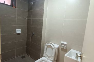 Gravit8 @ Klang South