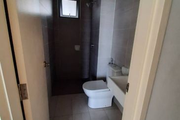 Adria Residence @ Gravit8