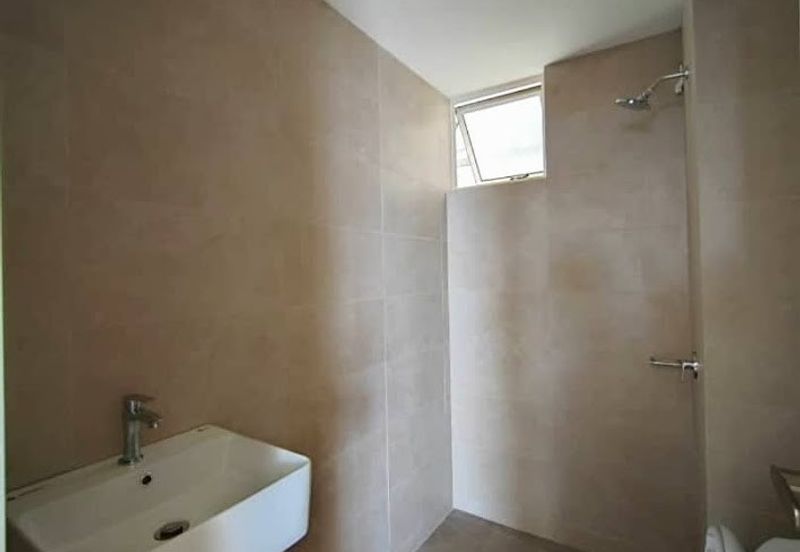 Gravit8 @ Klang South