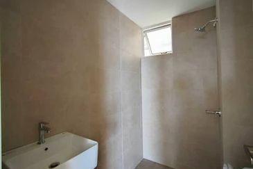 Gravit8 @ Klang South