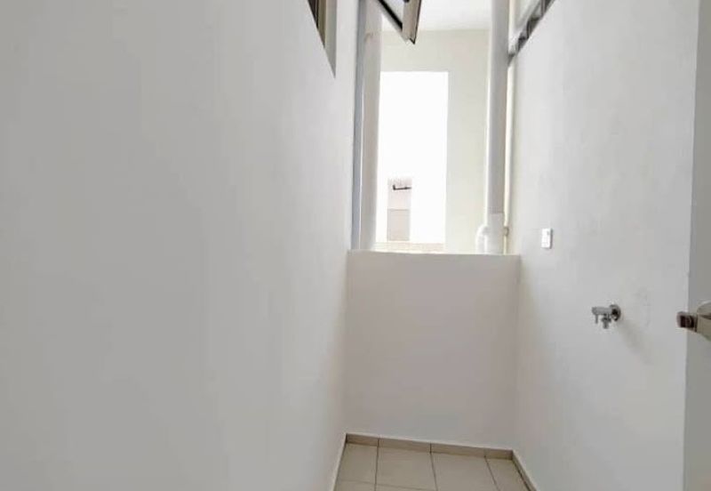 Gravit8 @ Klang South