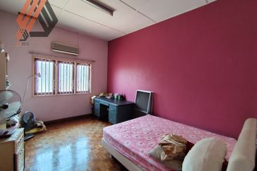 Taman Tepi Sungai ( Taman Teluk Pulai Indah )