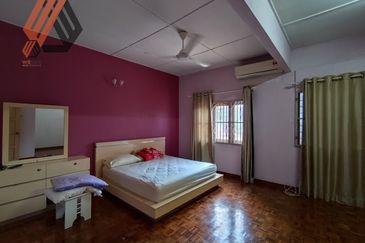 Taman Tepi Sungai ( Taman Teluk Pulai Indah )