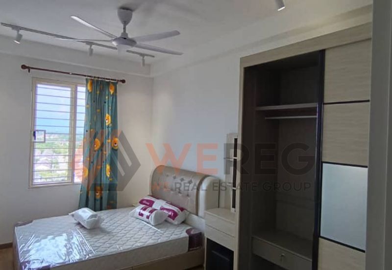 The Tresor @ Gravit 8 *