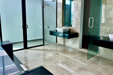 Duta Villa, Setia Alam