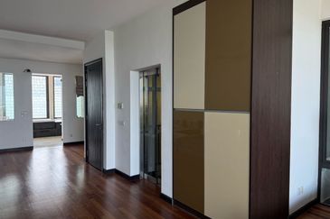 Duta Villa, Setia Alam