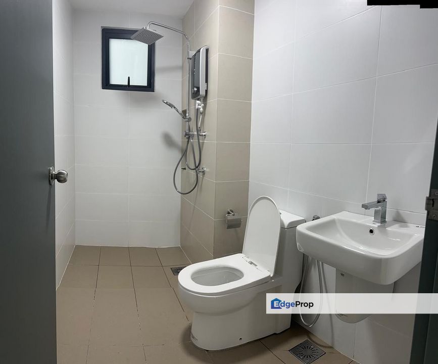 Trio Spacious 3 Rooms For Sale, Selangor, Bandar Botanic/Bandar Bukit Tinggi