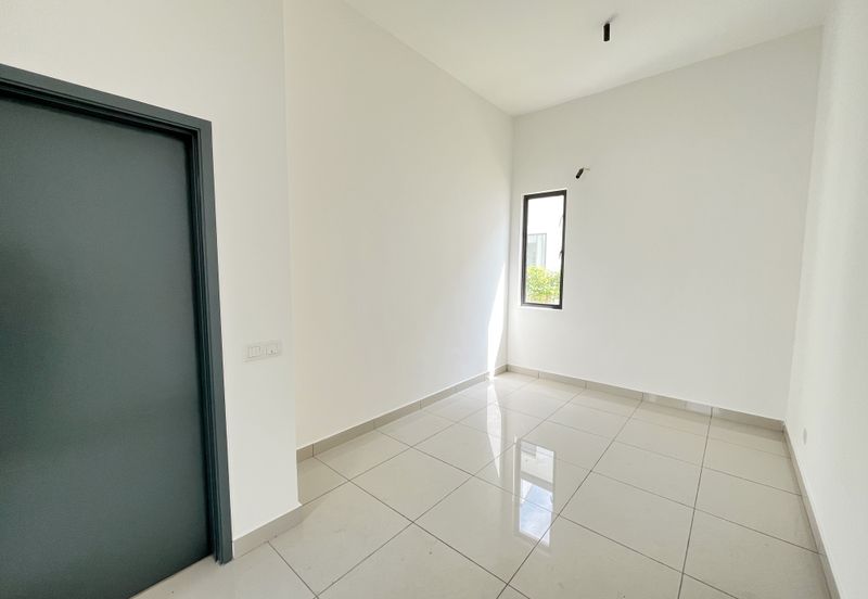 Robin @ Bandar Rimbayu