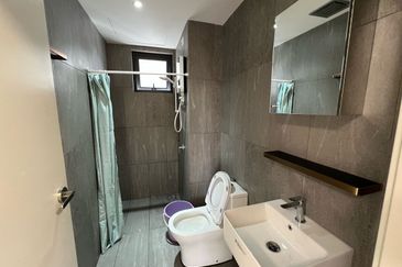 Savvy @ Riana Dutamas