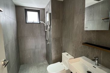 Savvy @ Riana Dutamas