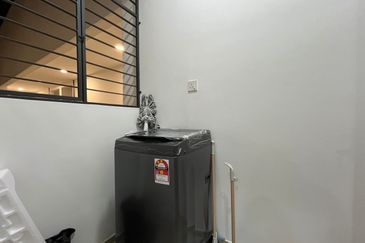 Savvy @ Riana Dutamas