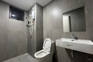 Savvy @ Riana Dutamas