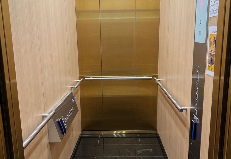 The Tresor @ Gravit 8 *