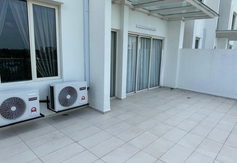 The Tresor @ Gravit 8 *