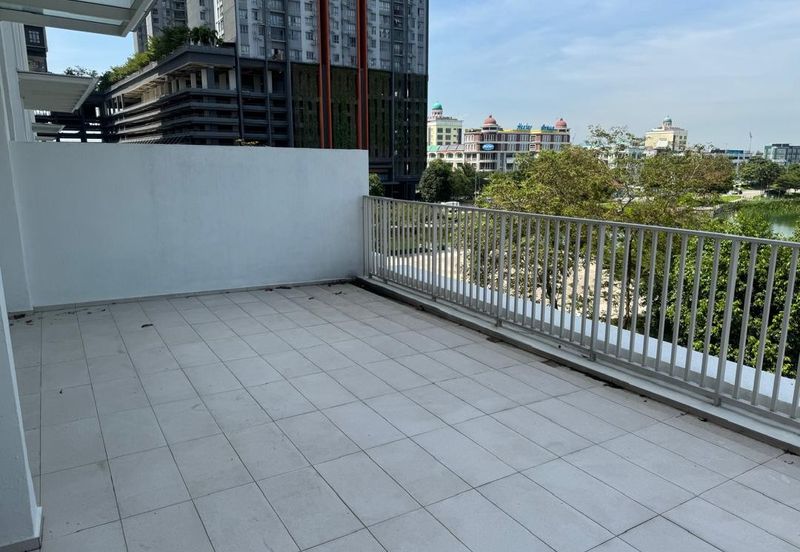 The Tresor @ Gravit 8 *